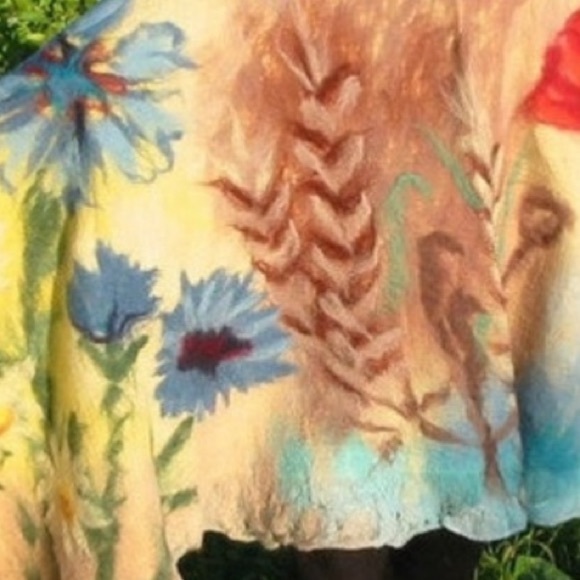 Wool Floral shawl, Floral wool wrap , Handcrafted OOAK - Picture 3 of 13